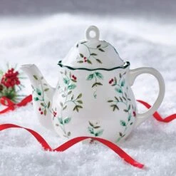 Home Tableware -Home Tableware winterberry teapot sculpted 109A1300 2